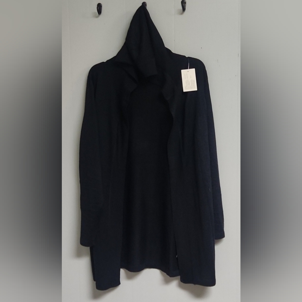 NWT Zoey Cardigan. Black.  Size Medium. Hooded. L